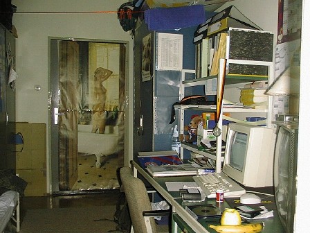 Nein, auch auf dieser Seite des Zimmers ist alles genutzt!