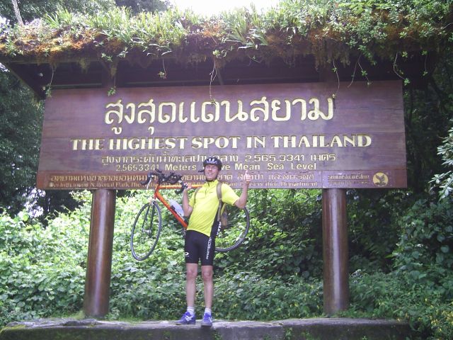 Der offizielle höchste Punkt Thailands mit extra Holztafel