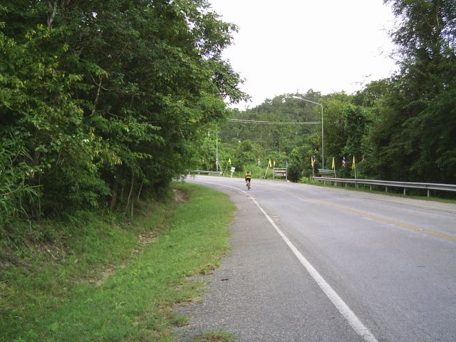 Eine Einfahrt zu einem Bergdorf, meist nicht Rennradtauglich