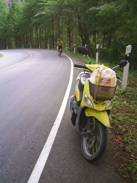 Das Servicefahrzeug, für 1 evtl. 2 Fahrer ausreichend und egal wie: Gern gesehen !