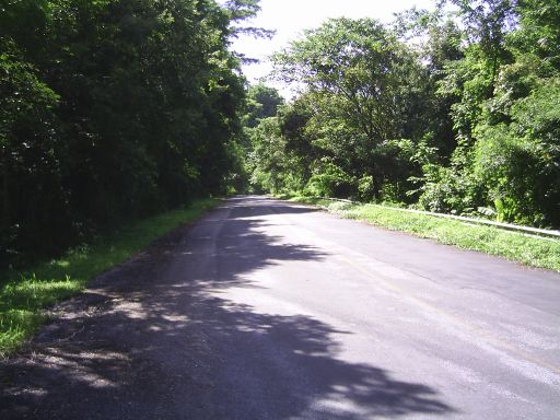 Der Anstieg nach der Kreuzung jetzt mehr nach Süd-Osten