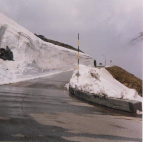 Timmelsjoch - italienische Seite - Schneereste vom Winter