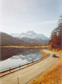 Wunderbare Spiegelung im Wasser